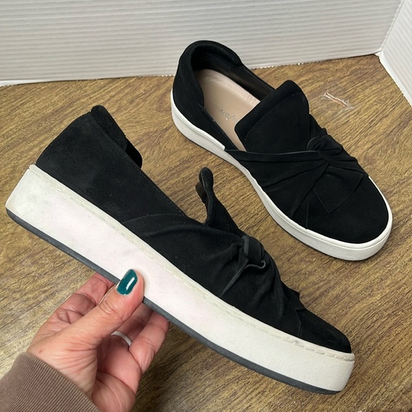 Donald Pliner Celest Black Suede Leather Slip on Sneakers Size 8.5 - Picture 1 of 15